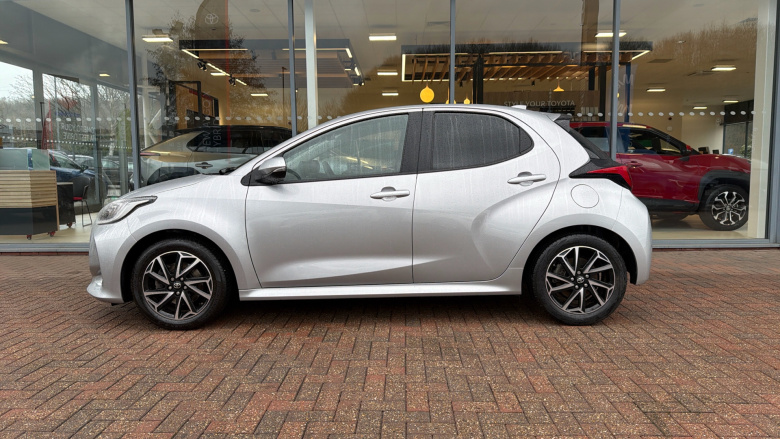 Toyota Yaris 1.5 Hybrid Design 5dr CVT Hybrid Hatchback